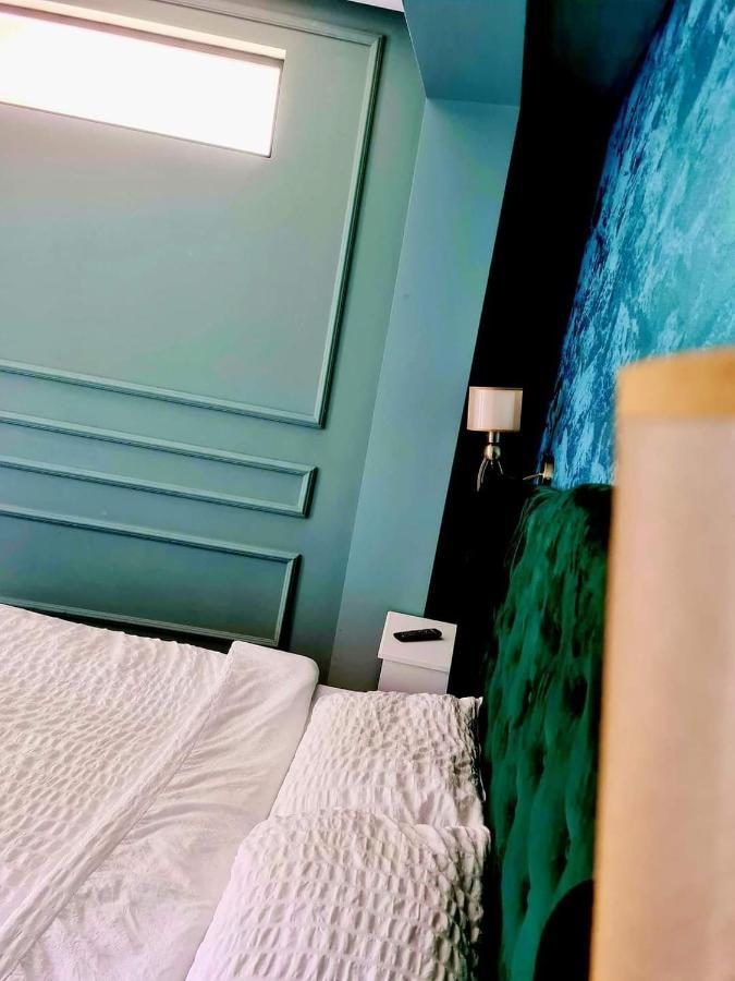 Laci Lak Modern Apartment Oradea Eksteriør billede