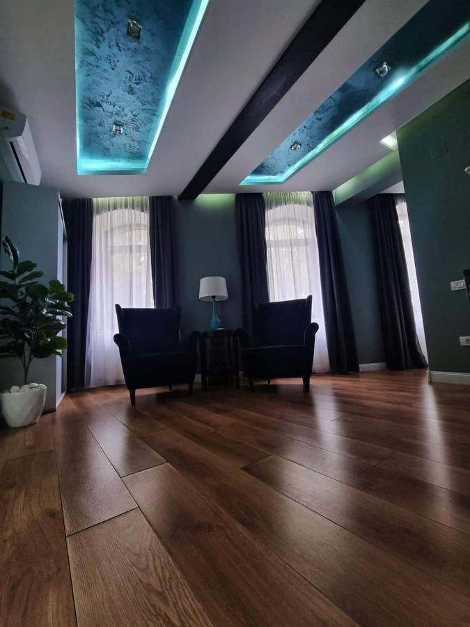 Laci Lak Modern Apartment Oradea Eksteriør billede