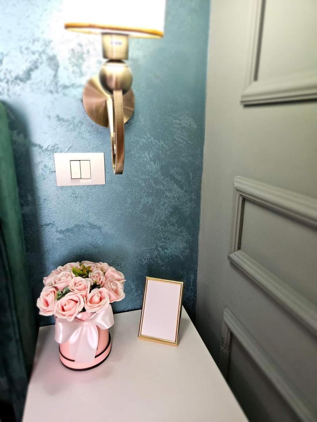 Laci Lak Modern Apartment Oradea Eksteriør billede